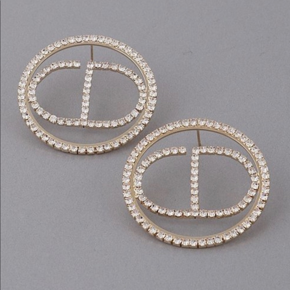 BOLD STUDD EARRING